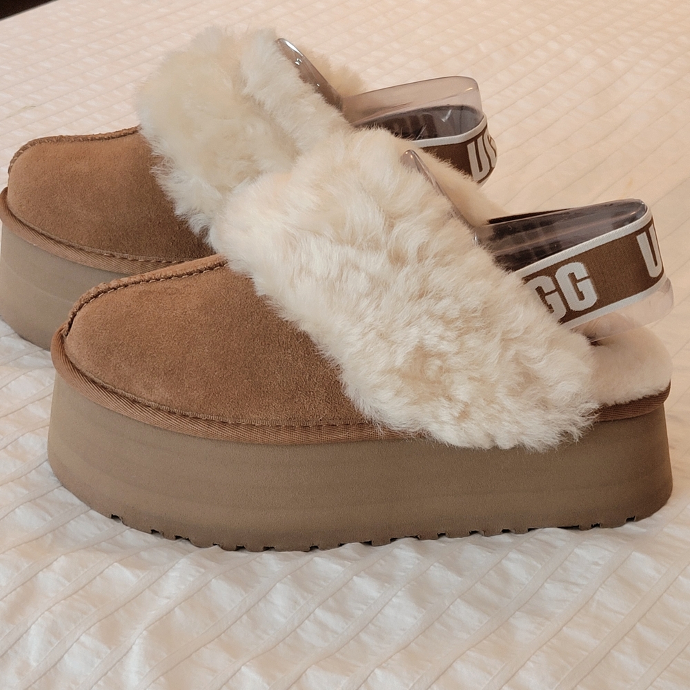 UGG Women's Funkette - Chestnut  Platform Slippers Size 7